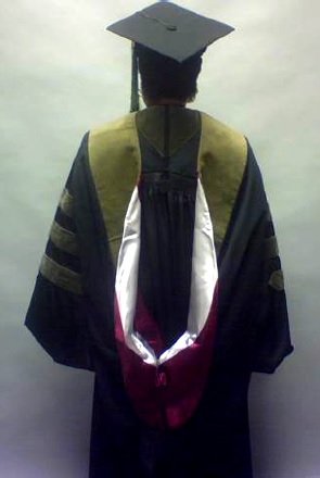Faculty/Staff Doctor Cap, Gown, Tassel Rental - Click Image to Close